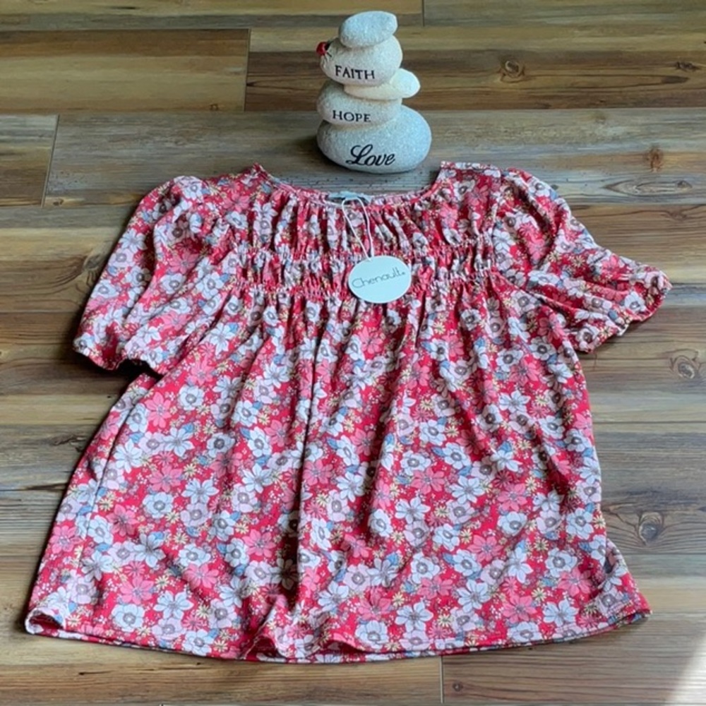💖New Listing! Chenault Coral floral crew neck blouse with bodice shirring - Picture 2 of 4